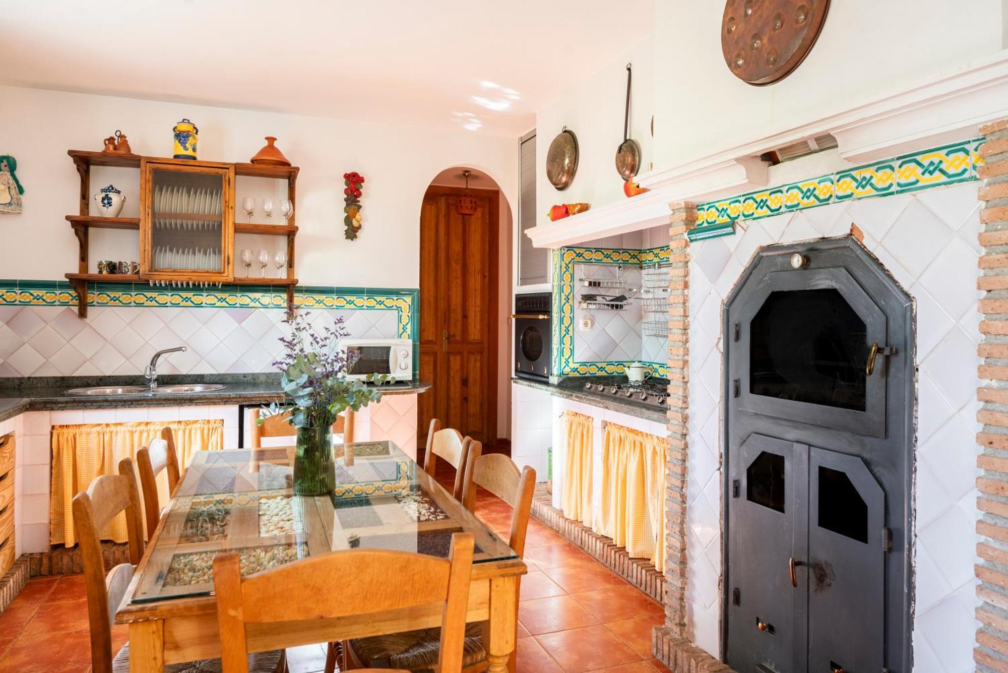 Buenos Dias Con Piscina, Barbaco Y Chimenea Padul