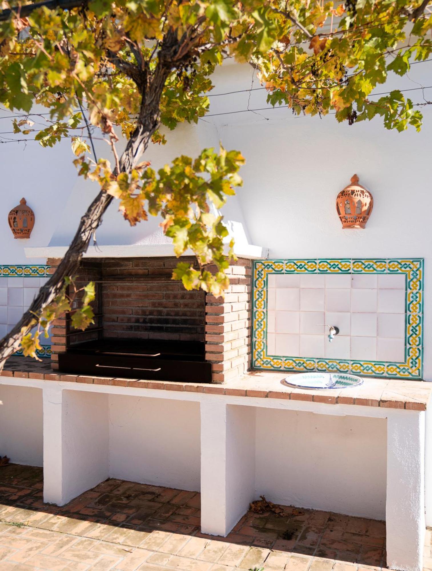 Buenos Dias Con Piscina, Barbaco Y Chimenea