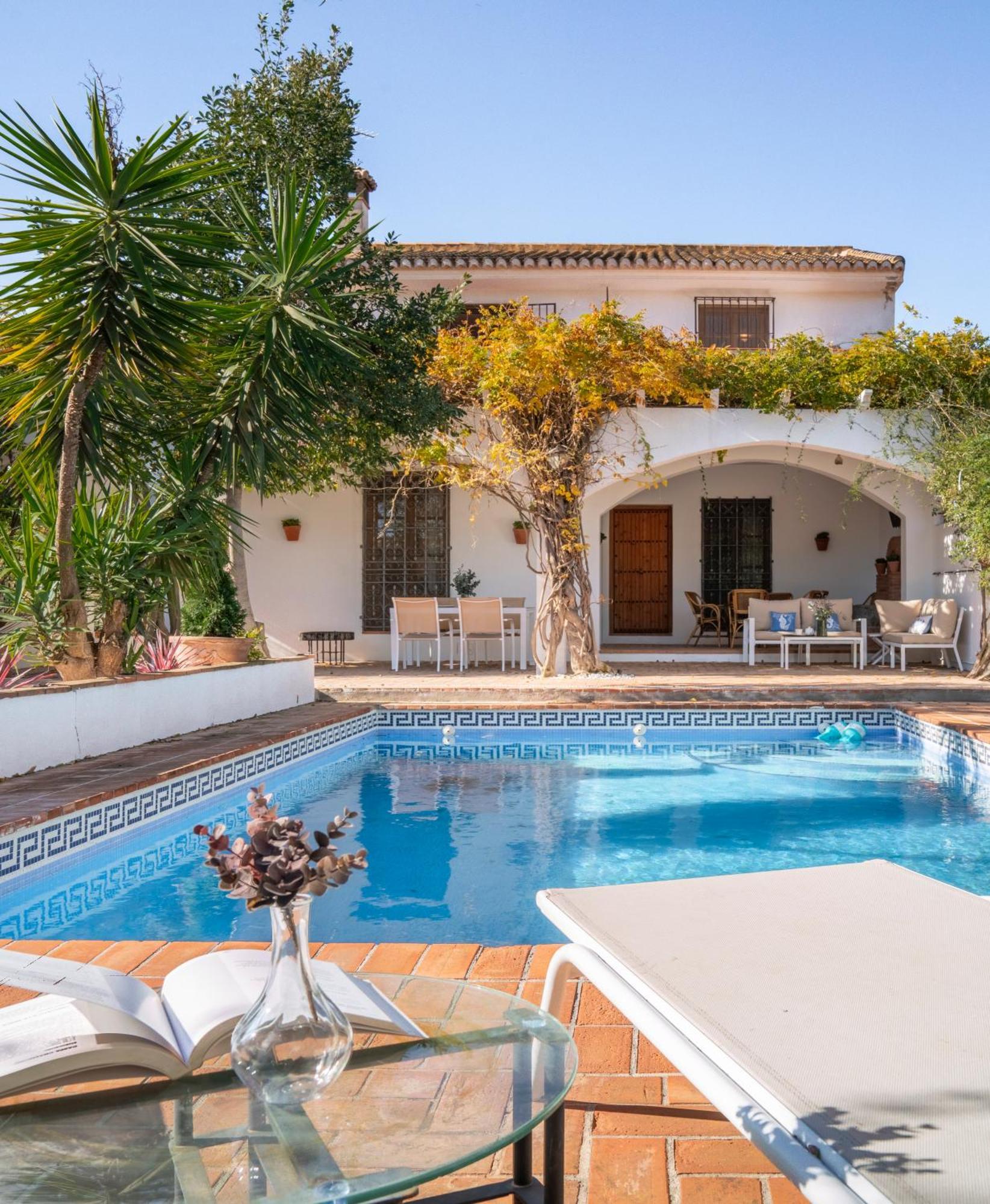 Buenos Dias Con Piscina, Barbaco Y Chimenea